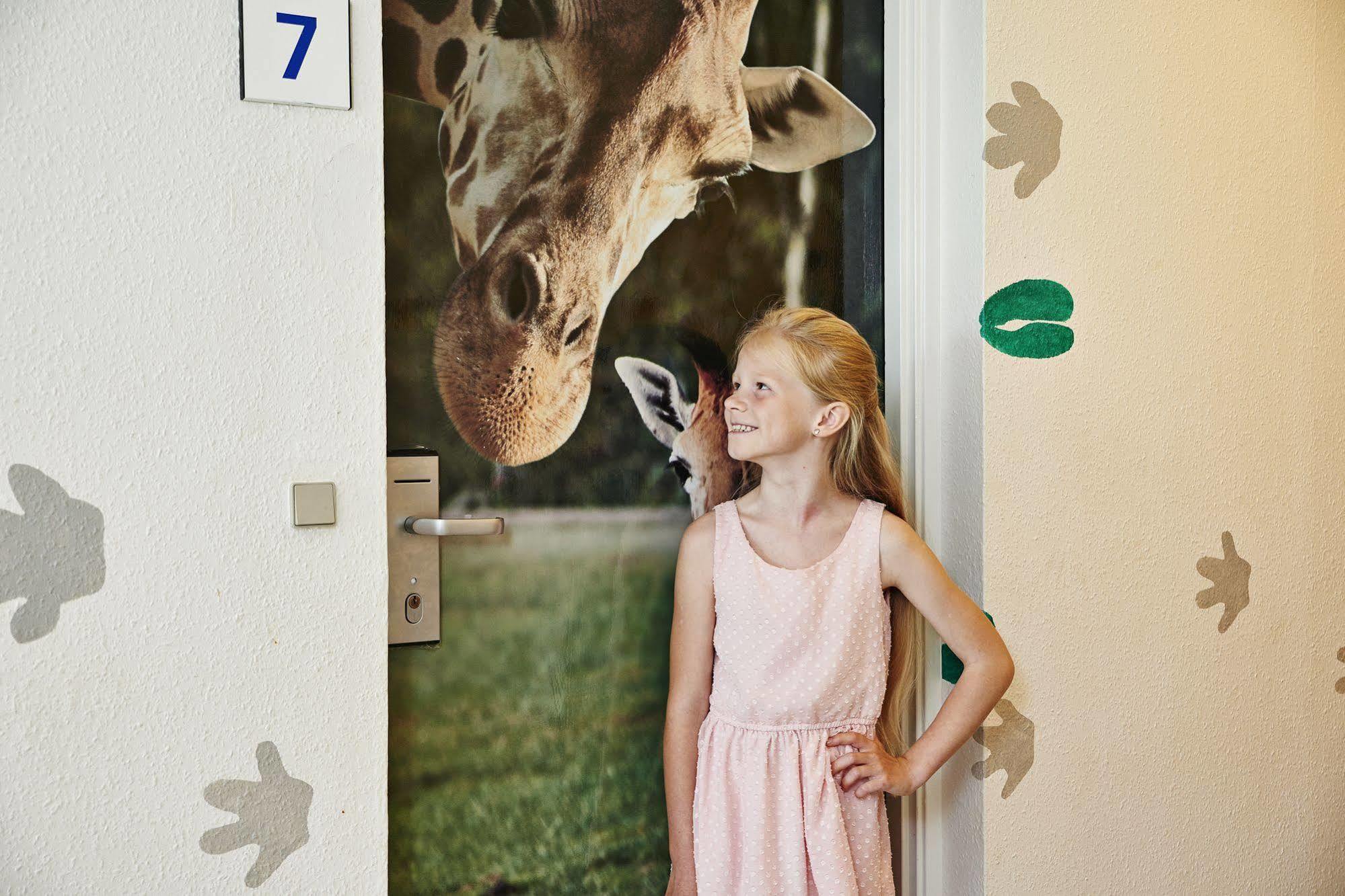 Givskud Zoo Hostel Ngoại thất bức ảnh